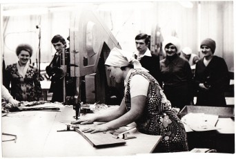 На Белгородской швейной фабрике (репортаж). 1980-е гг. ГАНИБО. Ф. 2080, Оп. 8, Д. 80