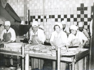 Рабочие нового колбасного цеха. 1986год. ГАБО Ф. Р-1948 оп.2